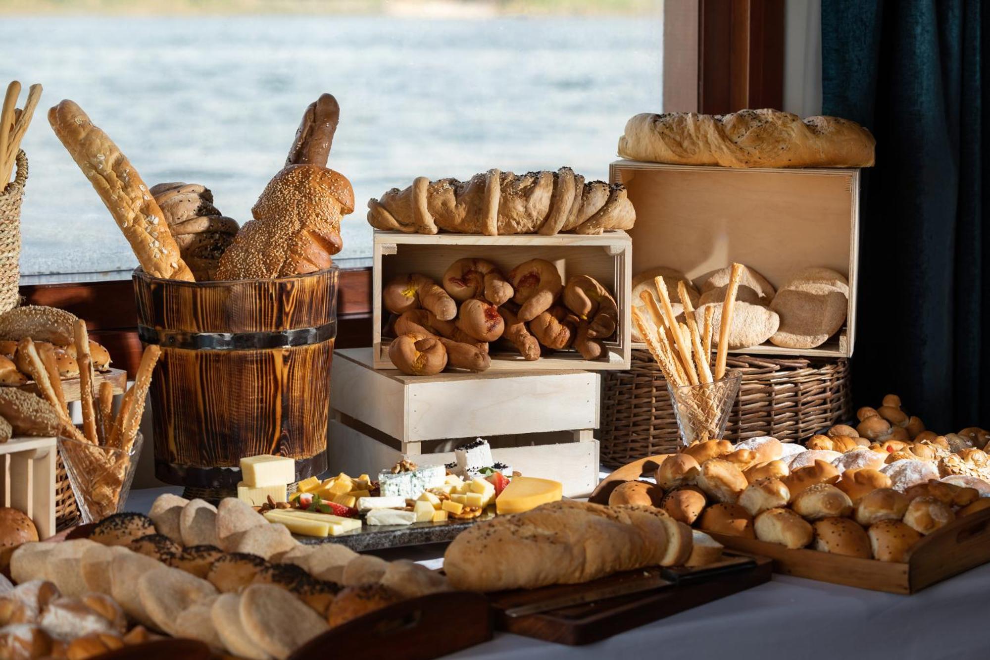 M/S Esmeralda Nile Cruise - 4 Or 7 Nights From Luxor Each Monday And 03 Nights From Aswan Each Friday Exterior photo